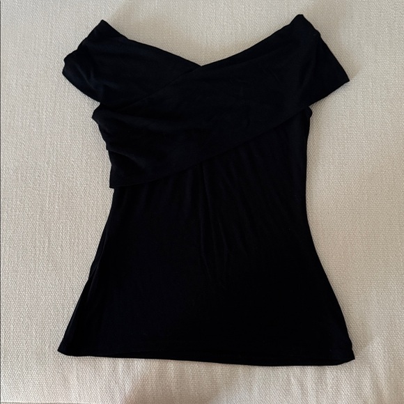 Theory Black Off-Shoulder Tshirt - Picture 2 of 4